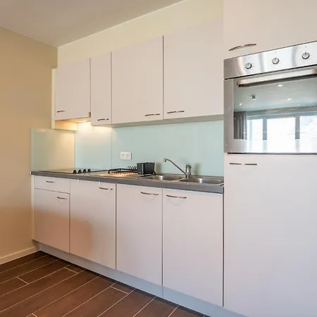 Renovated Charm & Sunny Terrace, Perfect For 2 Apartment Ostende