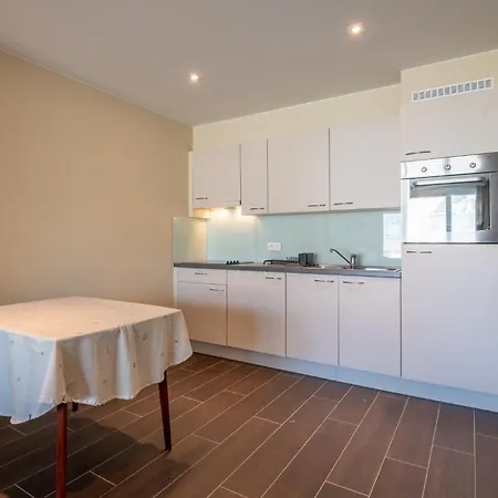 Apartment Renovated Charm & Sunny Terrace, Perfect For 2 *