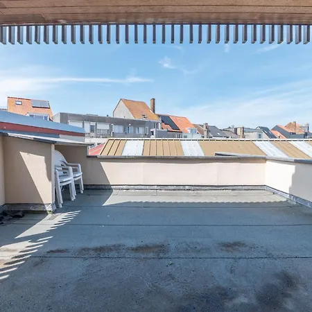 Renovated Charm & Sunny Terrace, Perfect For 2 Apartment Ostende